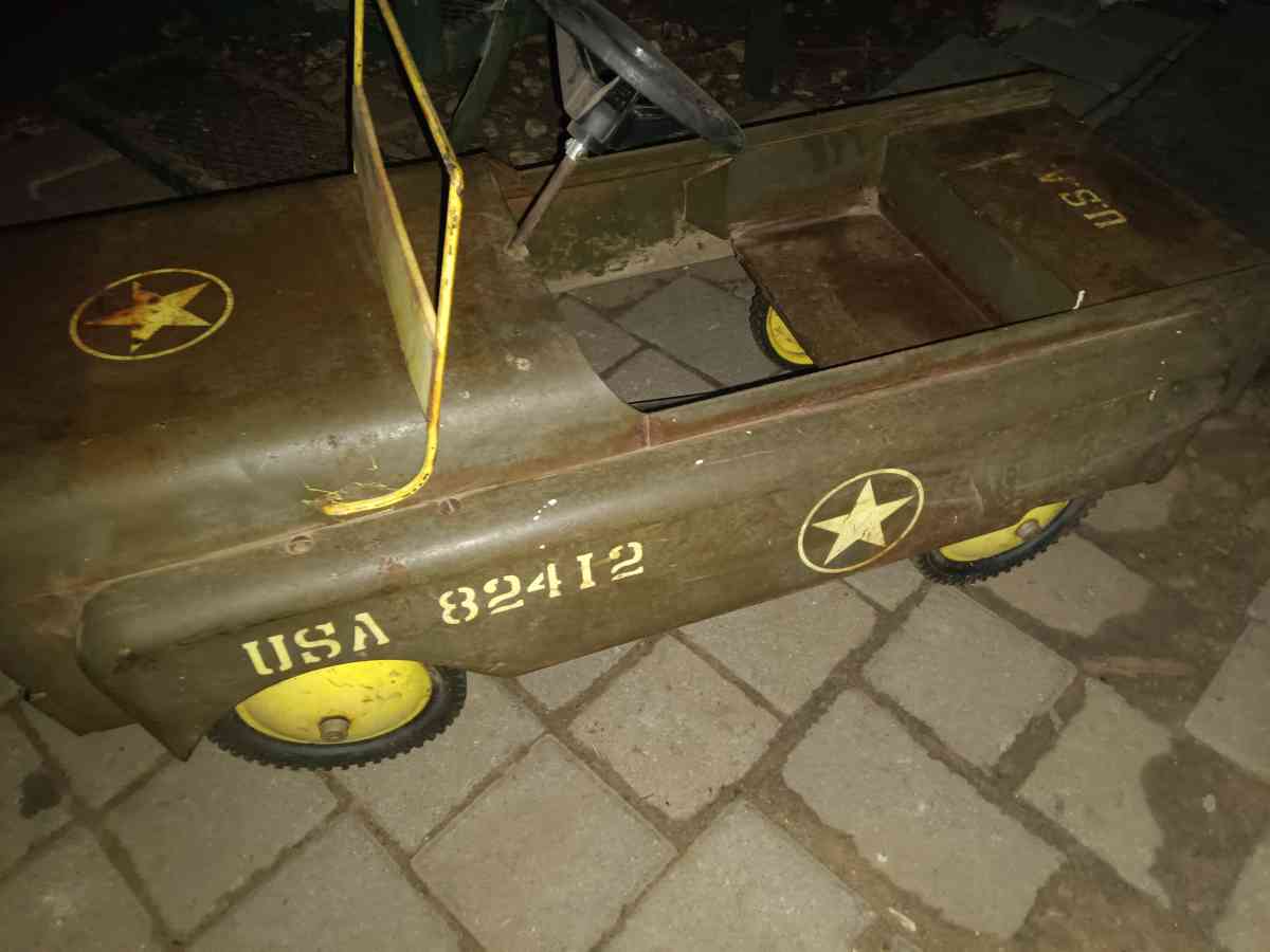 Vintage 1950s metal Military Jeep