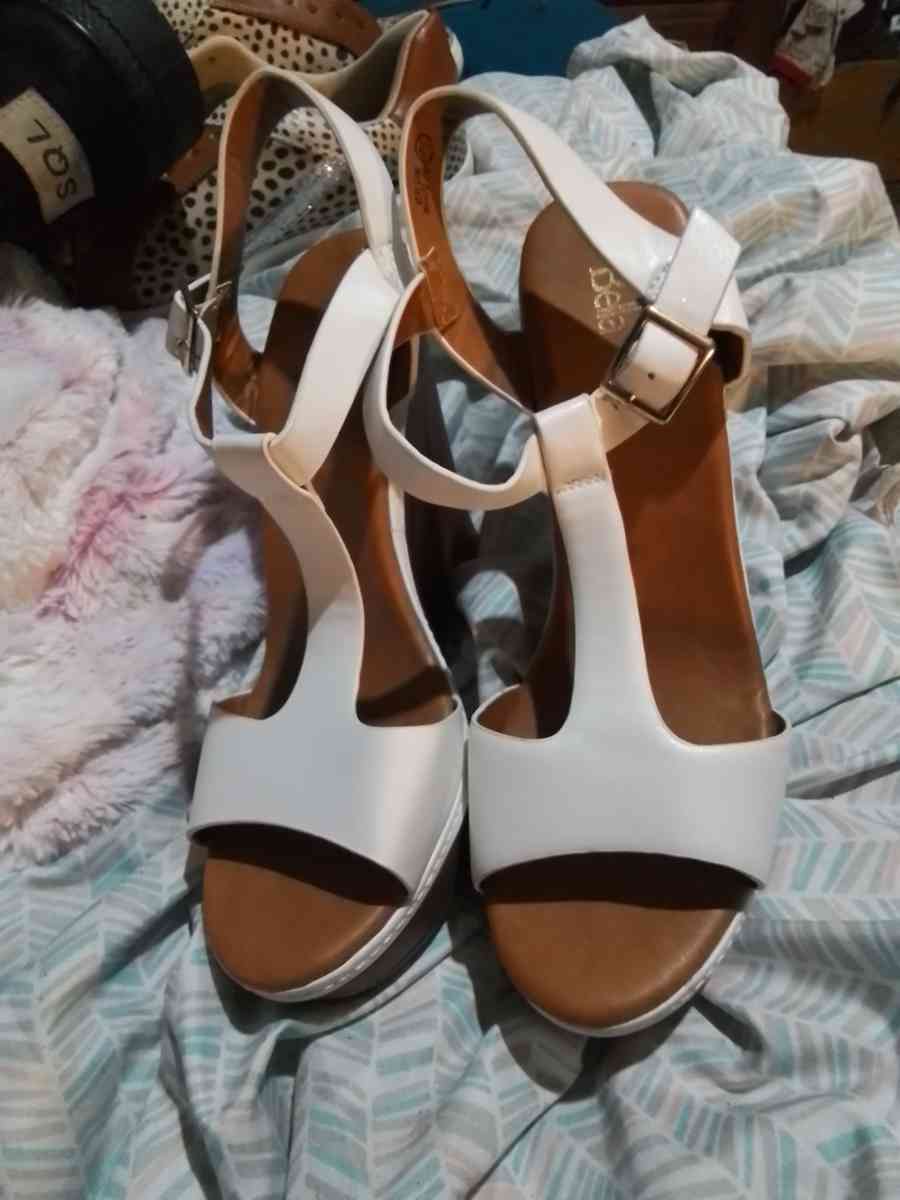 woman wedge sandals