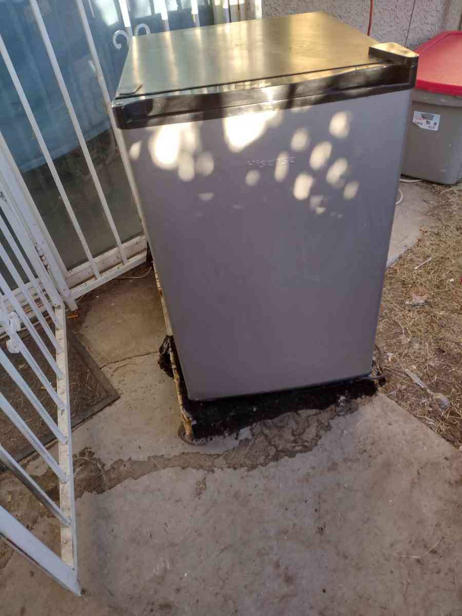 GE mini fridge w freezer barely used