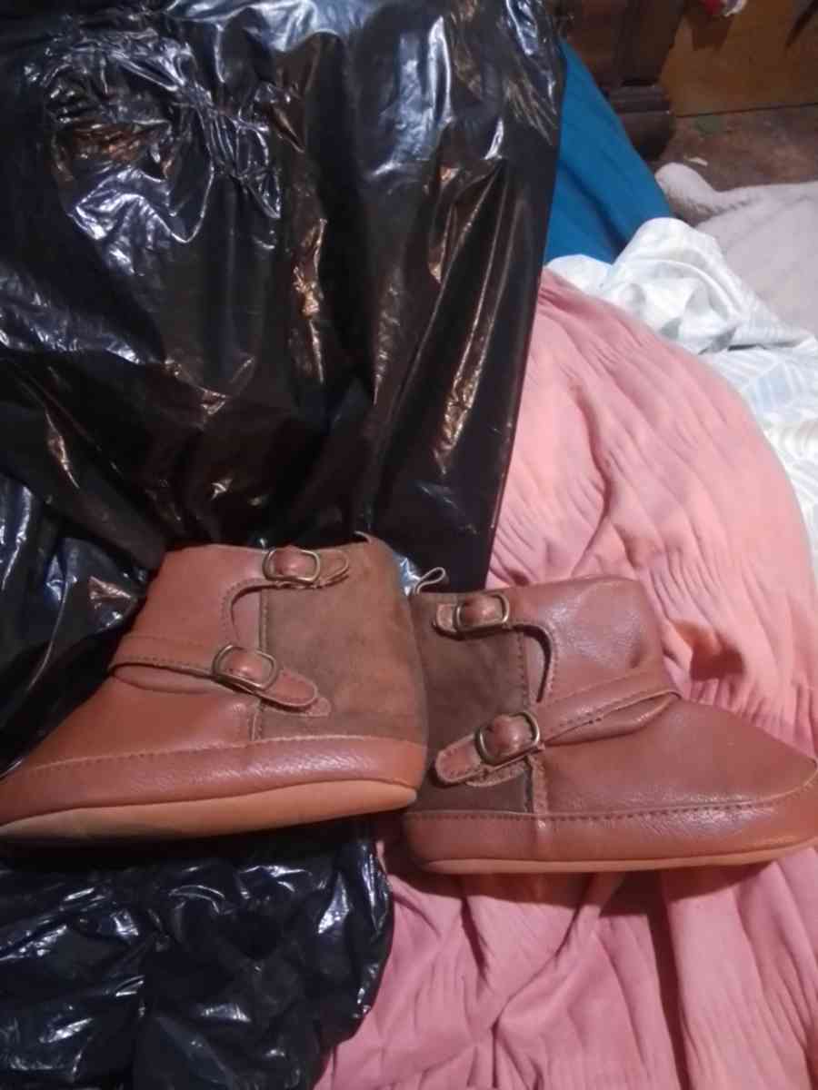 baby girl brown booties