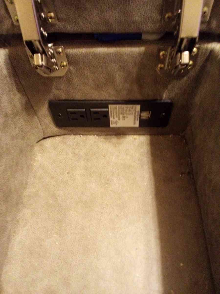 couch recliner with built in chargers and outlets