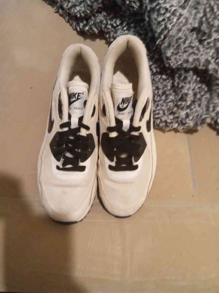 I want 15 for this Air maxes size 8