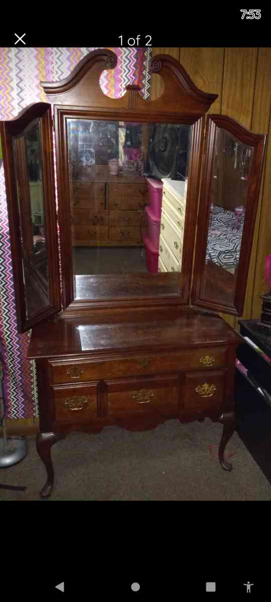 armour with removable mirror