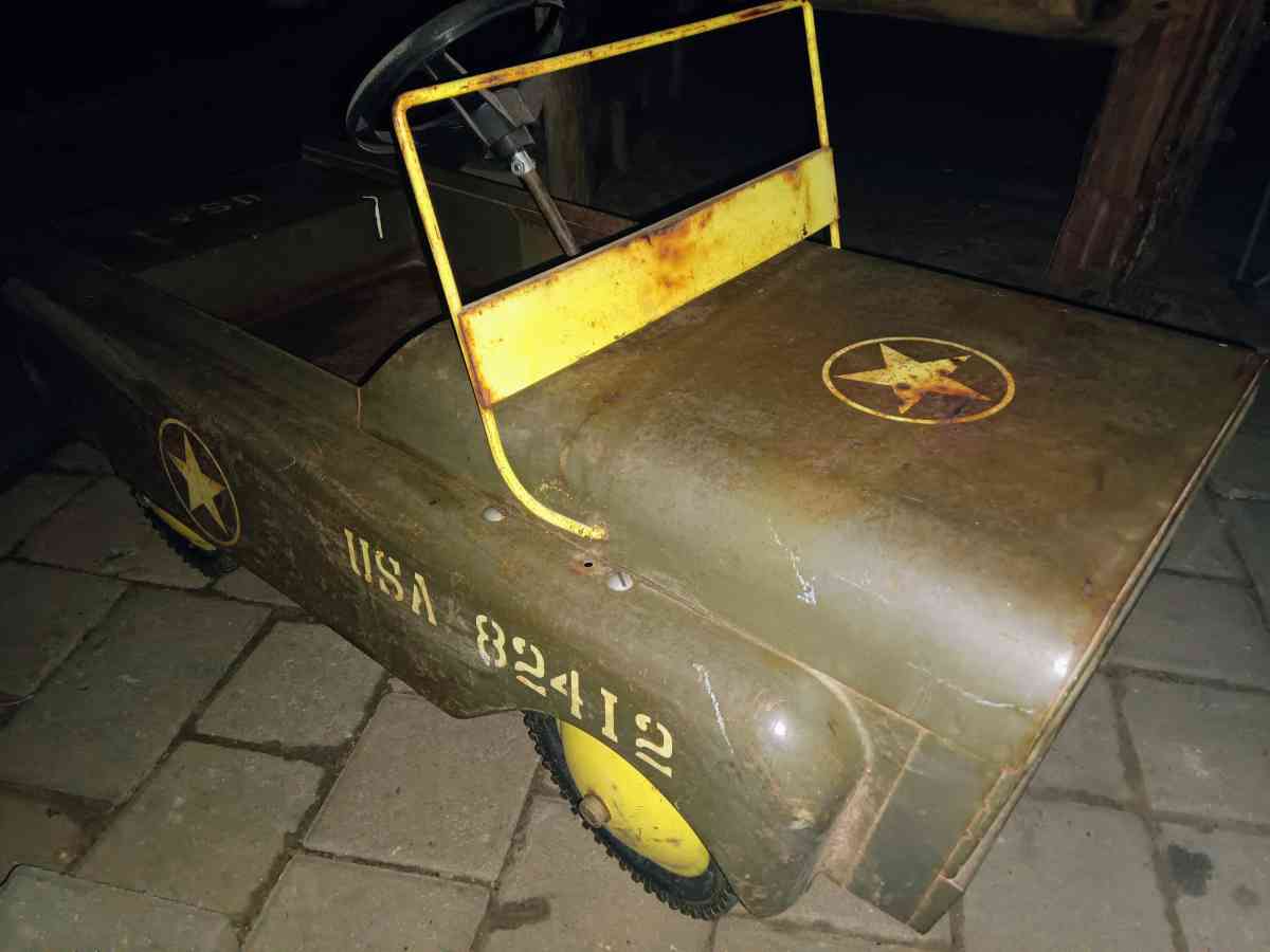 Vintage 1950s metal Military Jeep