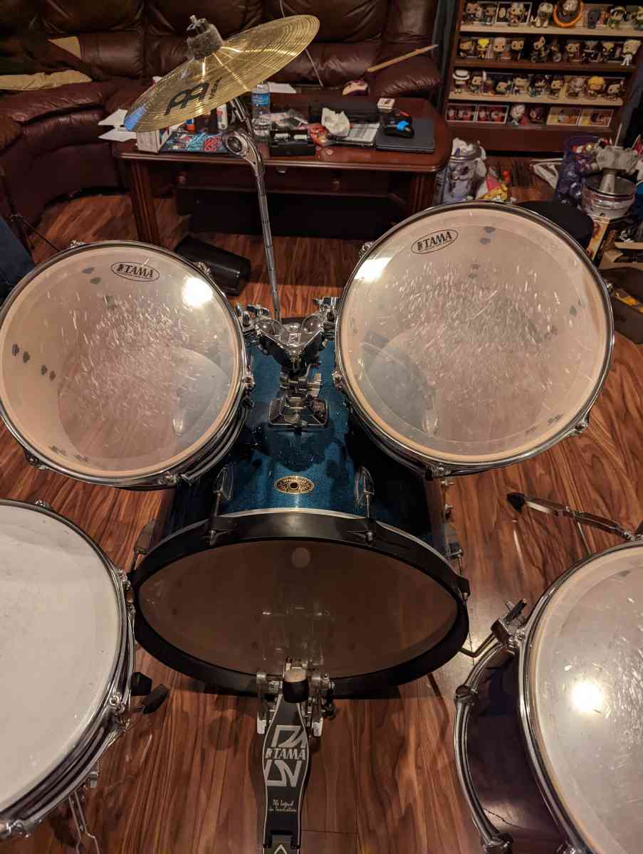 Tama ImperialStar 5 Piece set with Throne and Attack Rings