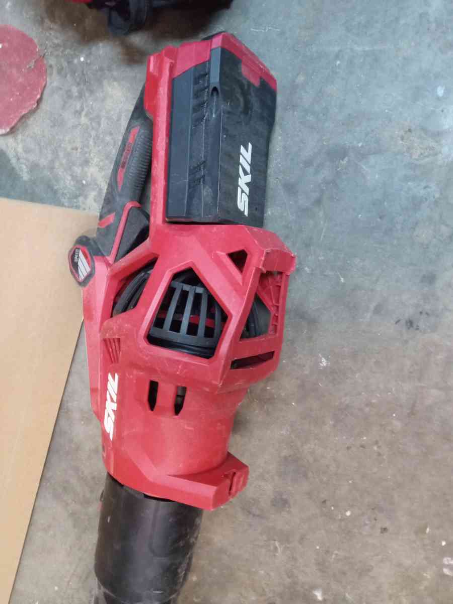 new skil battery powered blower