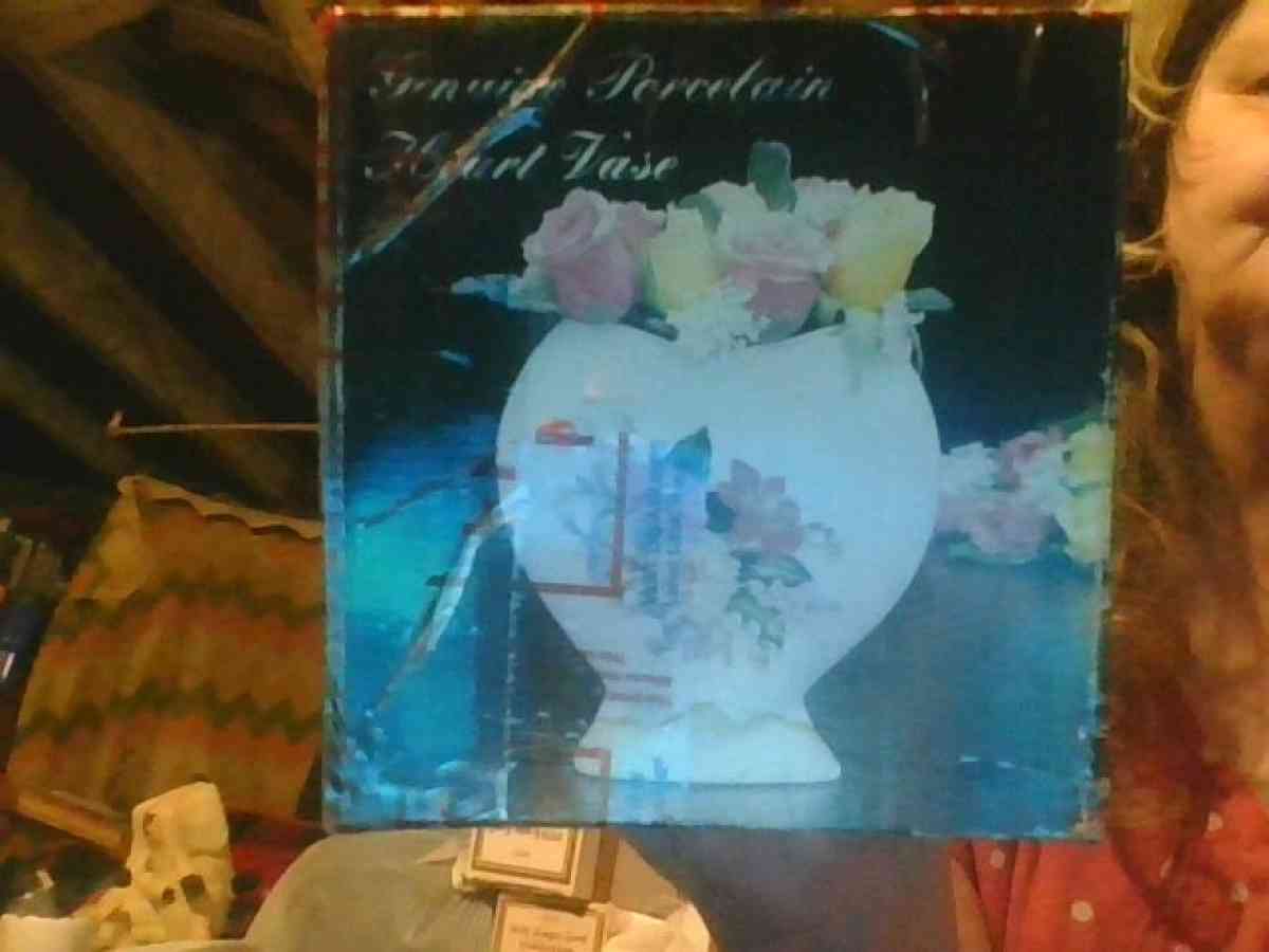 heart shaped vase from avon Porcelain