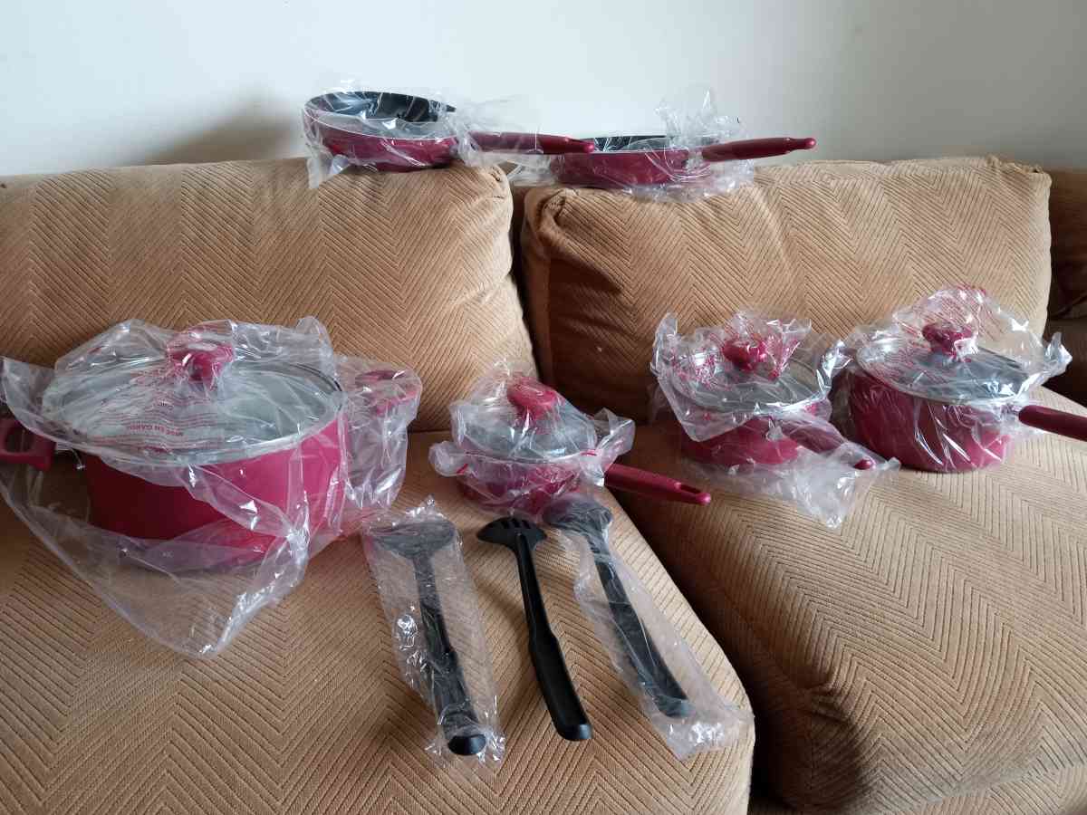 pots and pans set from QVC Rachel ray series