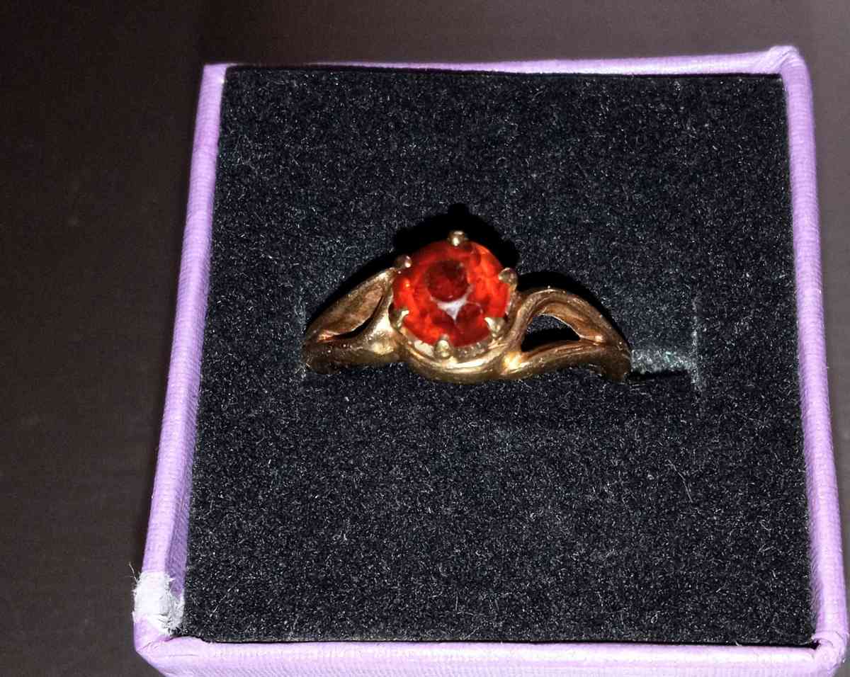 Rare 10K Yellow Gold Almandine Garnet Ring