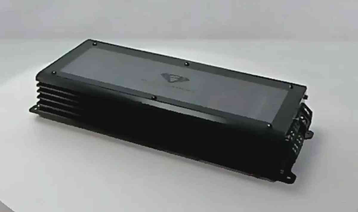 BKACK DIAMOND 4 CHNL AMP