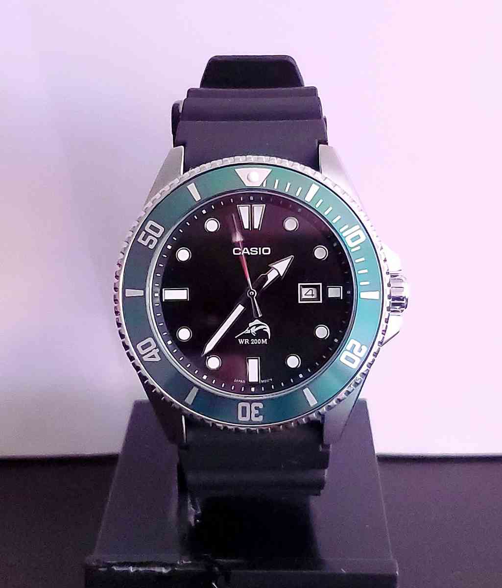 Mens Casio Watch Mdv106b1a3v 200 Meter Green Rotating Bezel