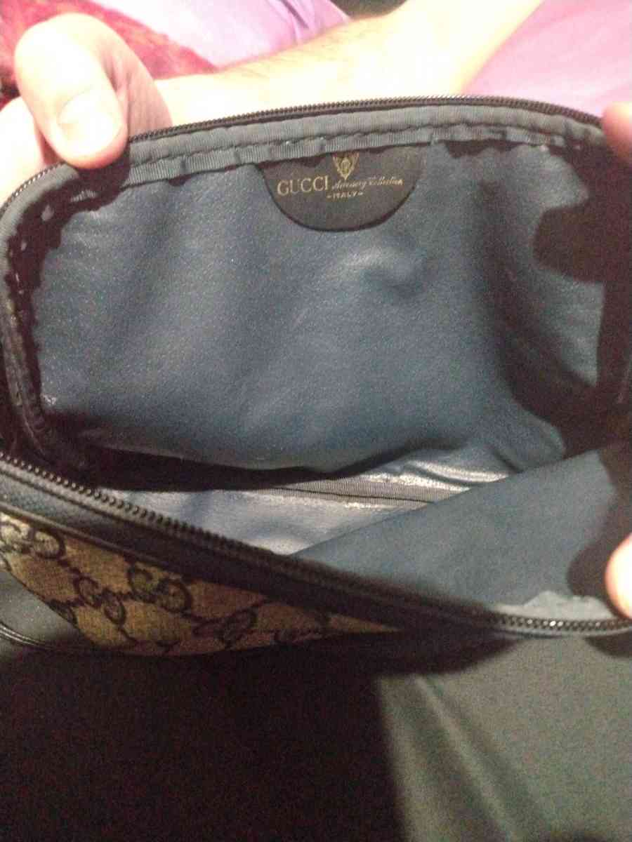 VINTAGE NAVY GUCCI SHOULDER BAG