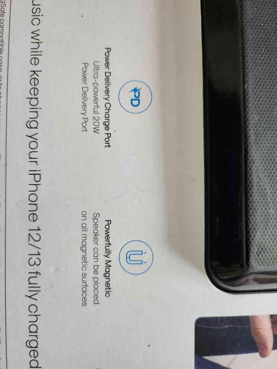 ATOMI Wireless Magnetic Fast Charger With Bluetooth Speaker