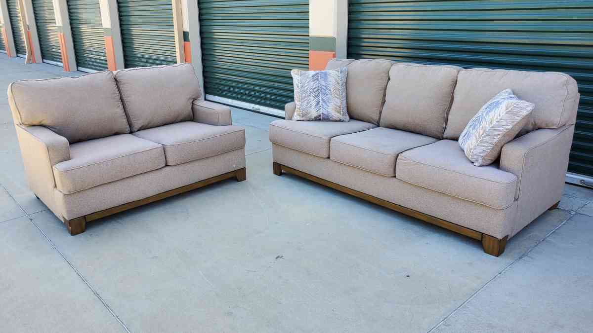 Couch set delivery available