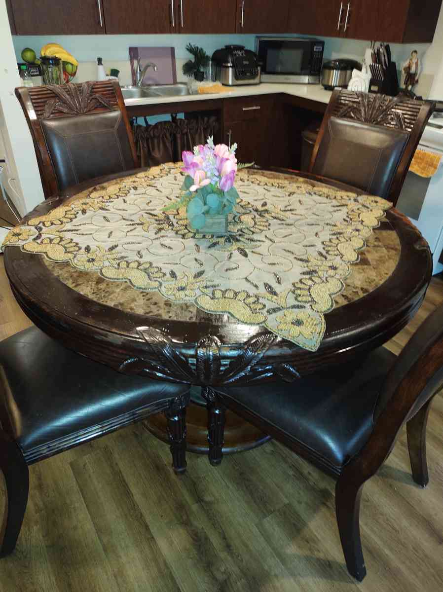 Dinning set  Comedor con 4 sillas