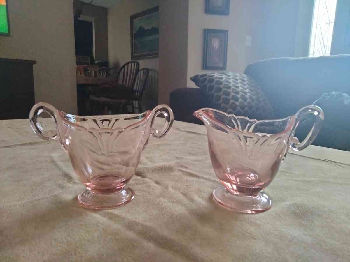 1940  vintage pink glassware