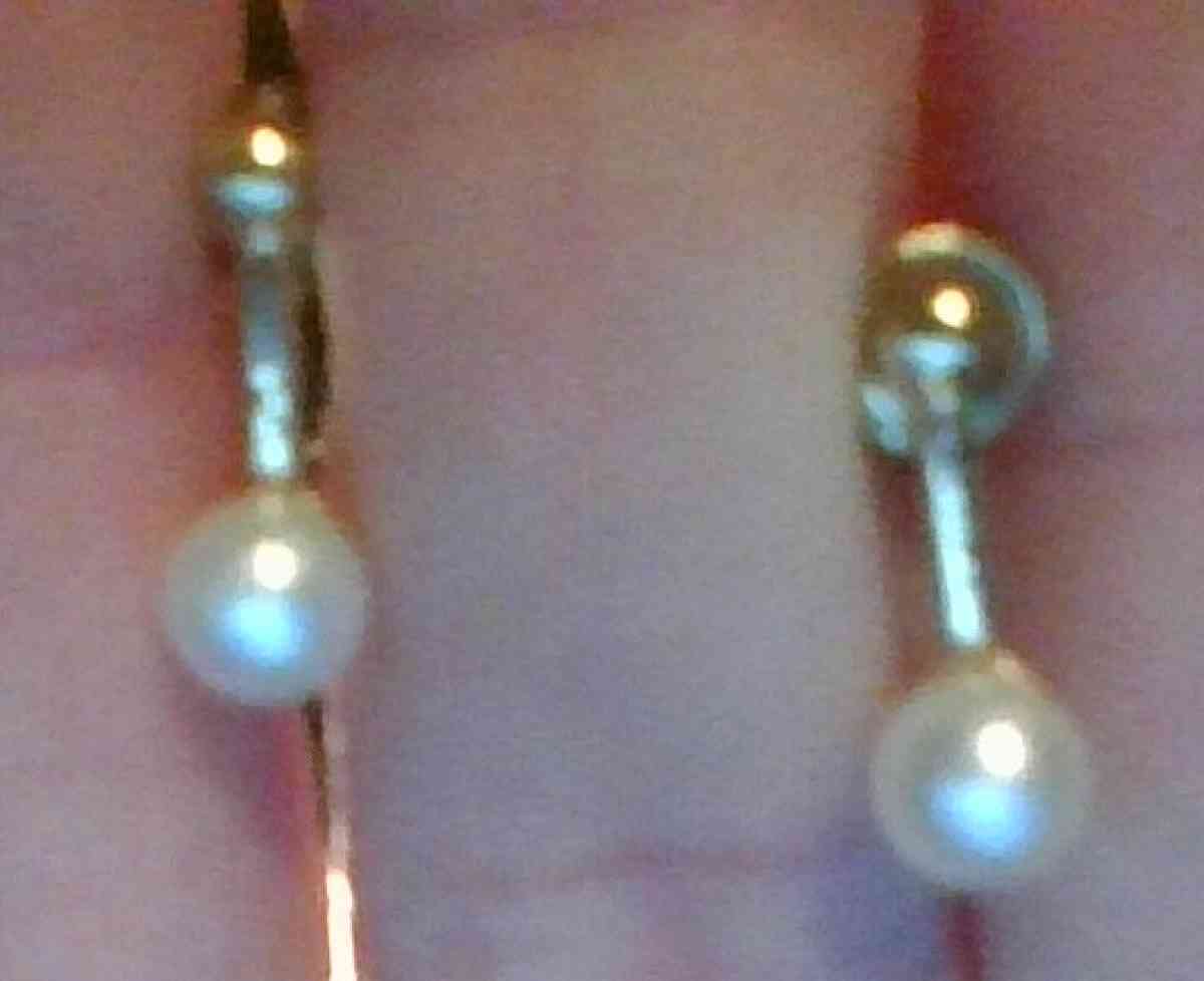 Off the Ear Gold Tone Pearl Earrings