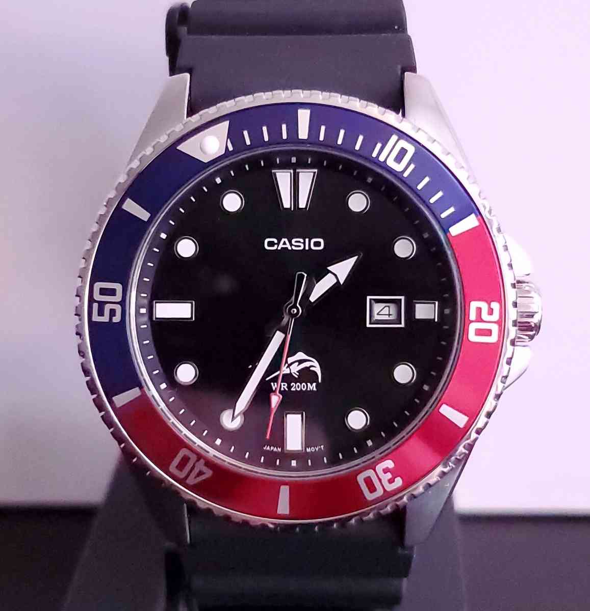 Mens Casio Watch 200 Meter Red and Blue Rotating Bezel