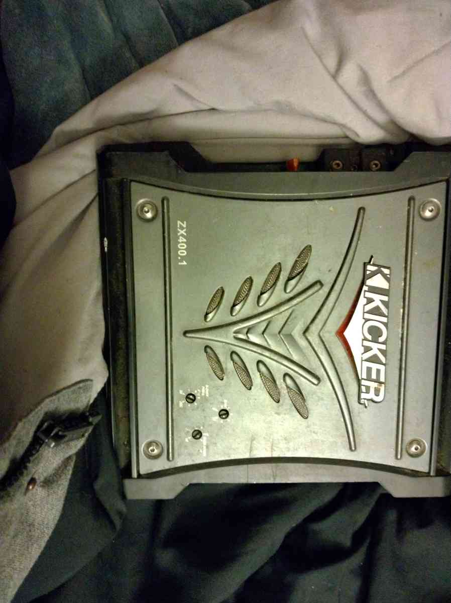 Selling hooverboard amp 3subwoofers straight edgerazor wcase