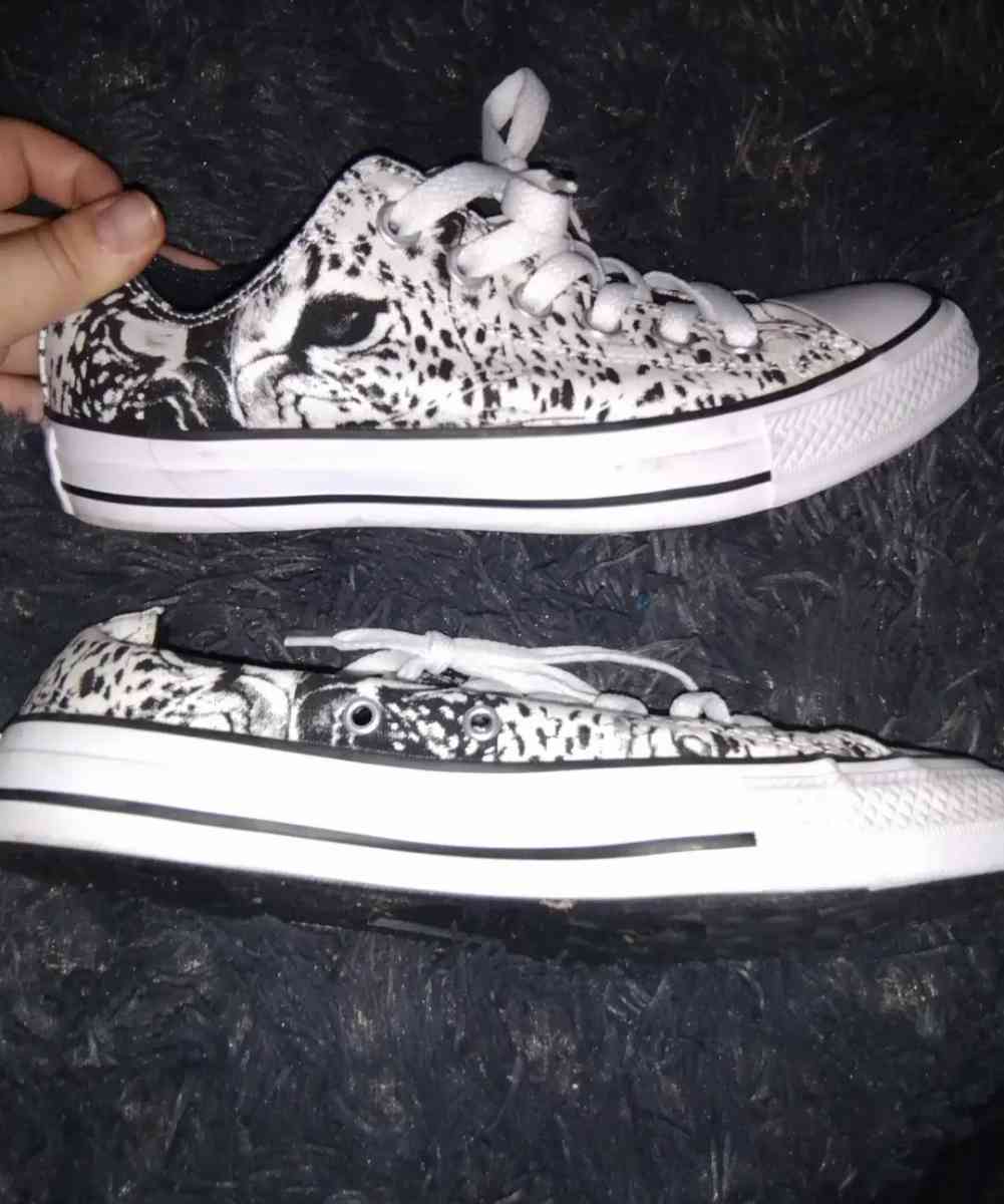 all star converse shoes size 7 and a half