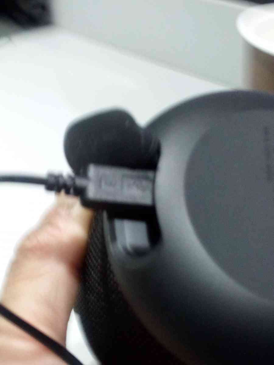 BRAND NEW HEYDEY BLUETOOTH SPEAKER 04 MODEL