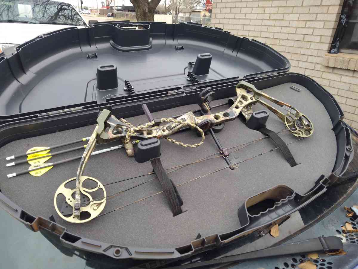 BEAR COMPOUND HUNTING BOW