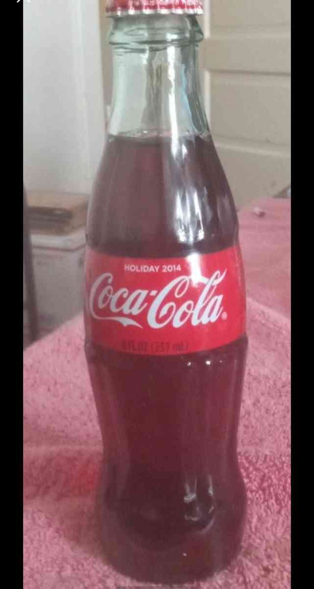 COCA COLA Holiday 2014 8fl Ounce Glass Bottle