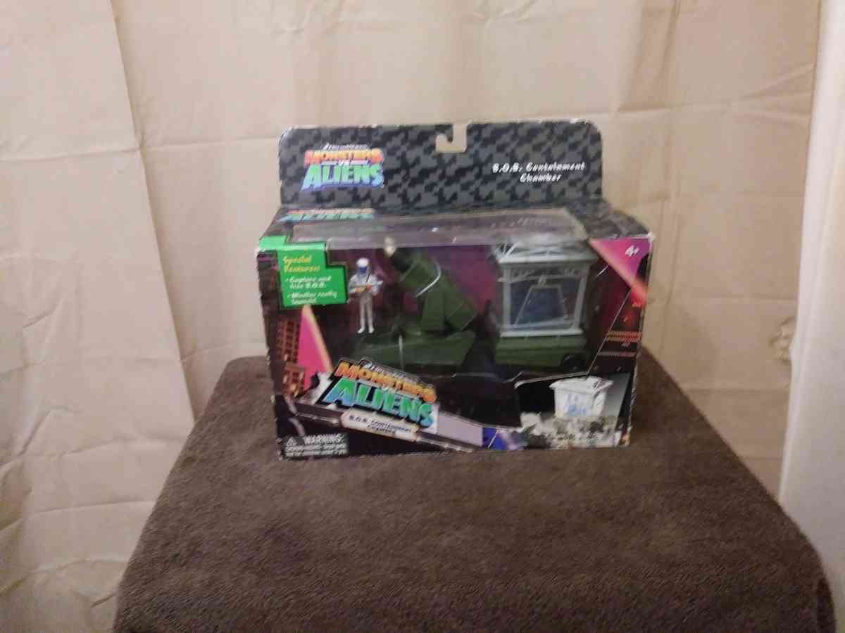 Dreamworks Monsters Vs Aliens BOB Containment Chamber Playse