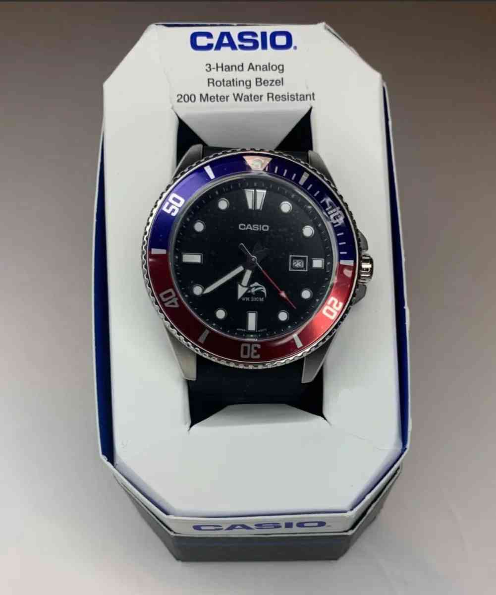 Mens Casio Watch 200 Meter Red and Blue Rotating Bezel