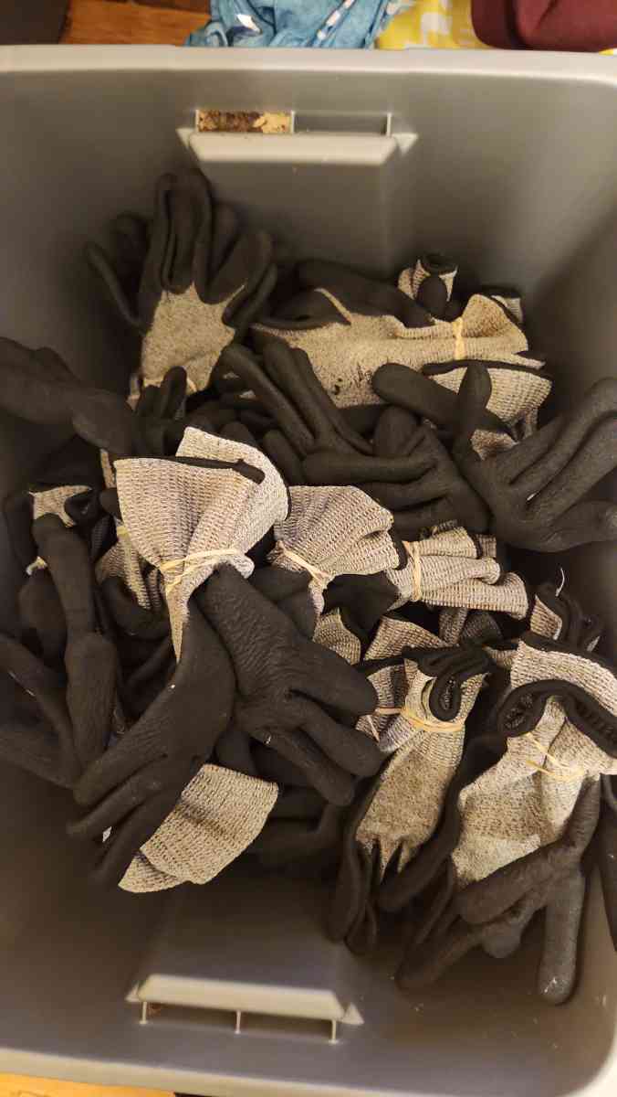 nitrile frosted cut proof gloves