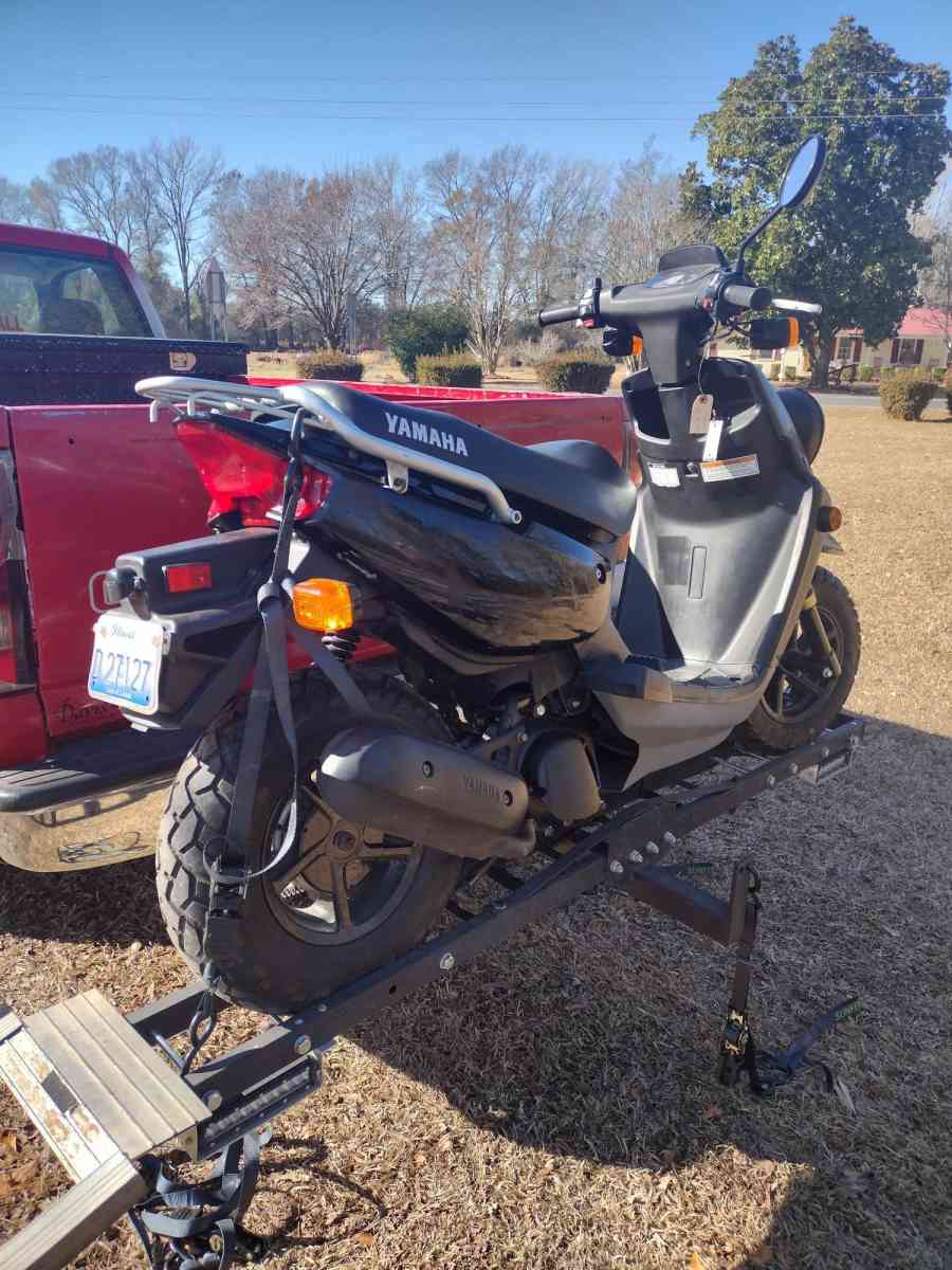motorcycle or scooter hauler goes in Reese hitch