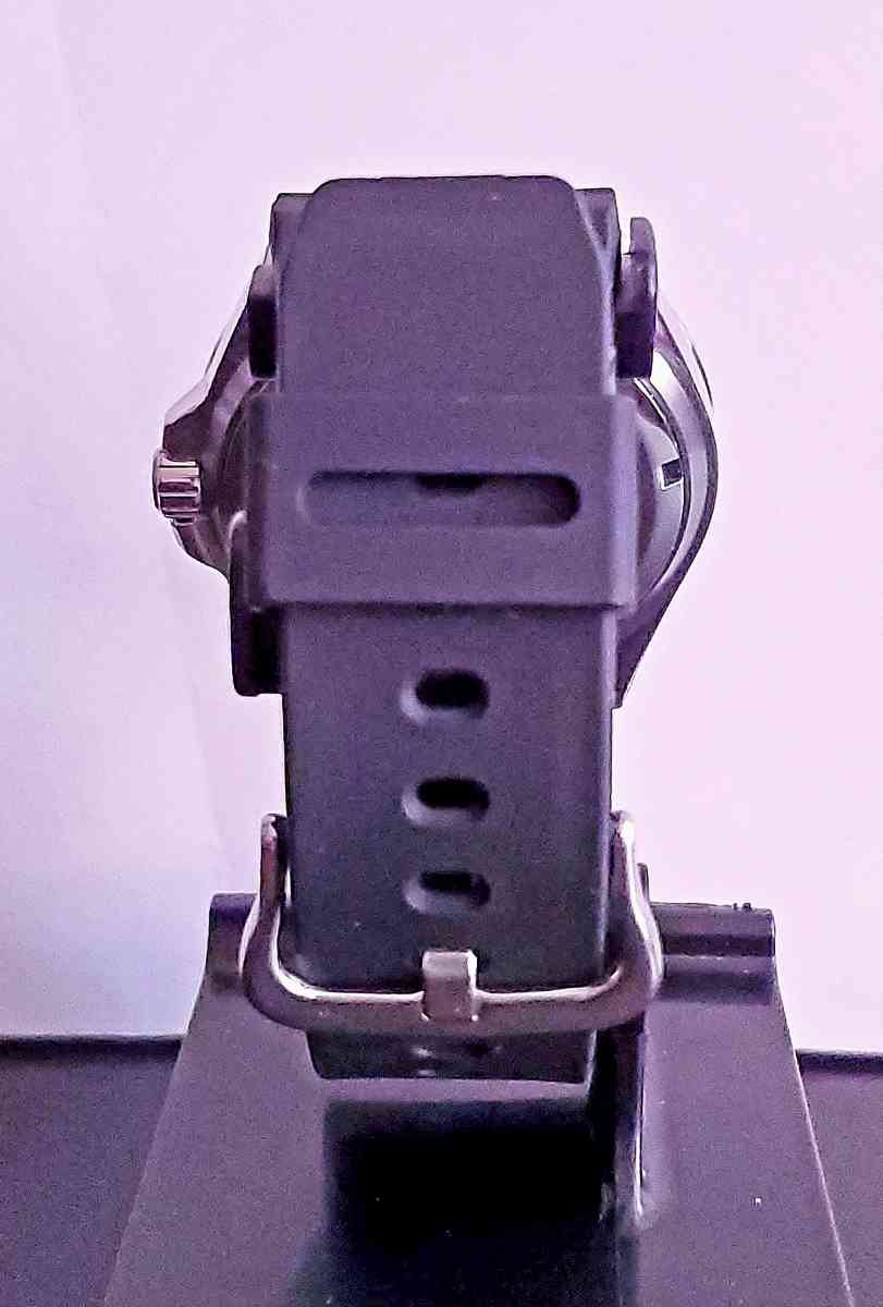 Mens Casio Watch Mdv106b1a3v 200 Meter Green Rotating Bezel