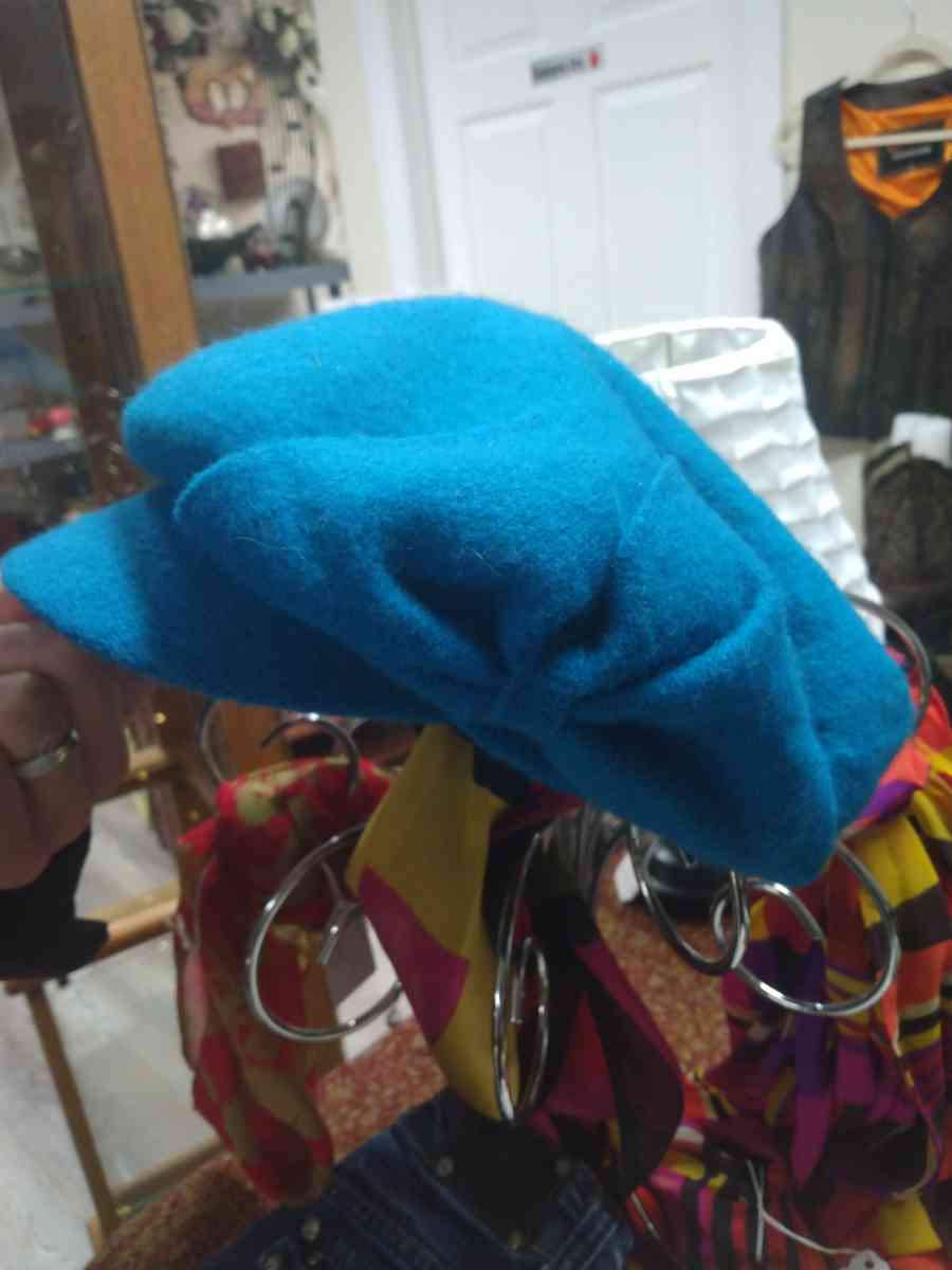 VINTAGE BLUE WOOL HAT
