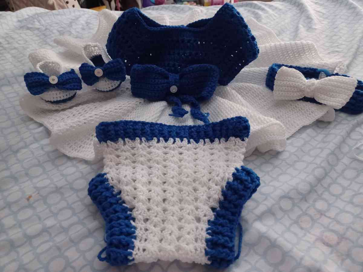 traje tejido a crochet de bebe de 0 a 3 meses