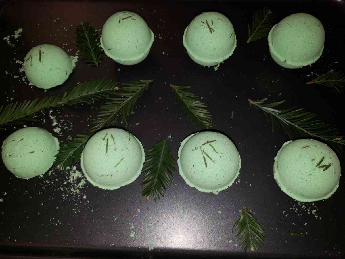 Holiday Bath bombs