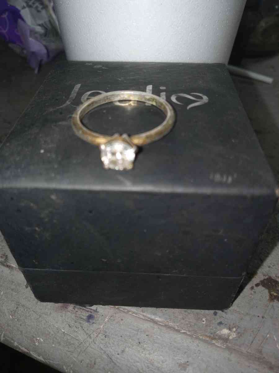 stirling silver diamond ring