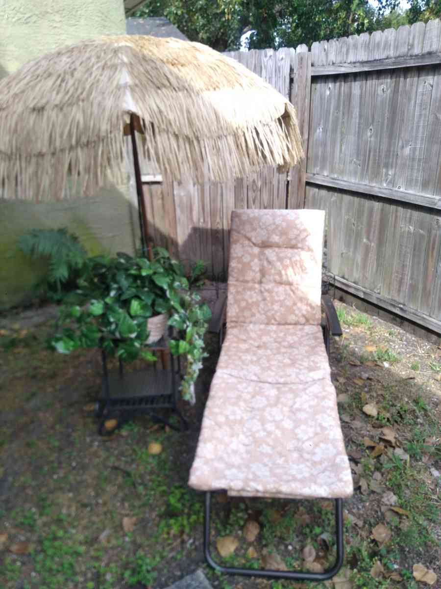 Tiki Umbrella and lounger