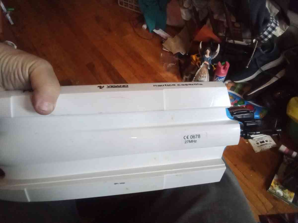 this is an old radio controlled speed boat with the battery