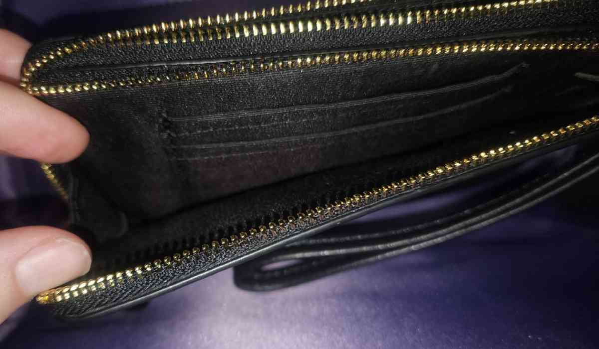 Black Double Zipper and Slots Wristlet