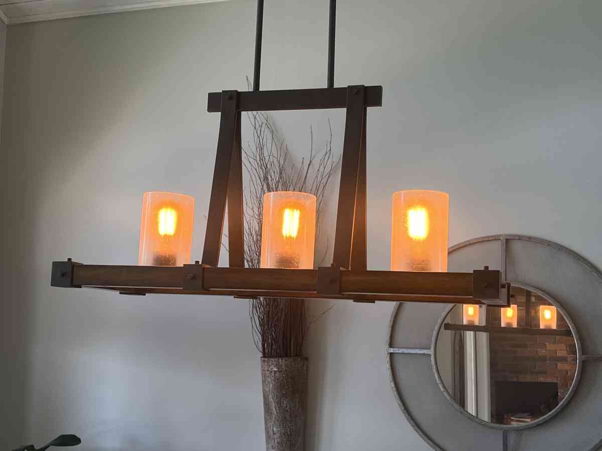 Beautiful 3 light chandelier