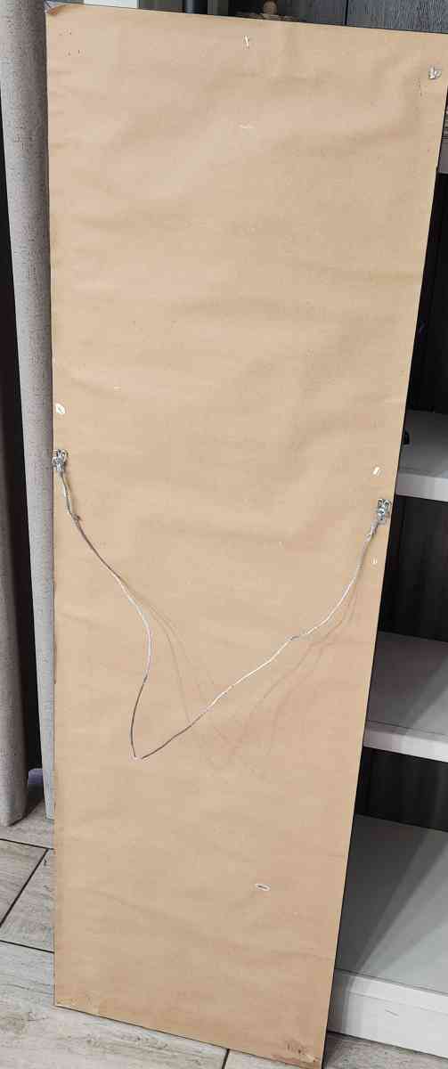 the mirrow is the puor wood the measures of height is 54 the