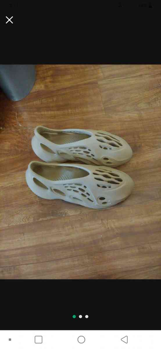 Adidas Yeezy Foam RNNR Ochre