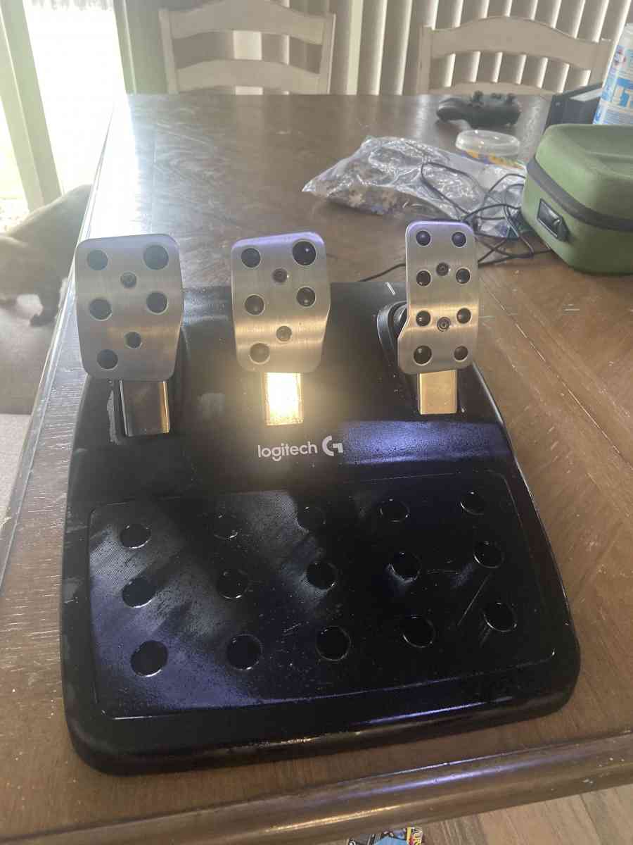 Logitech steering wheel whith shifter