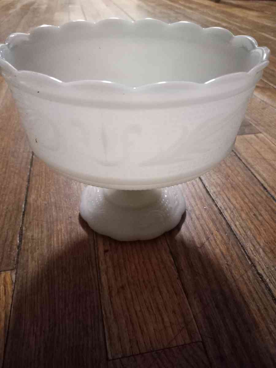Vintage EO Brody milk glass compote M6000