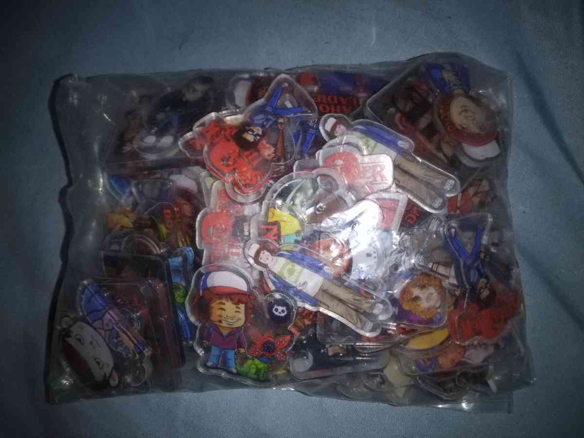 Bag of mixed character acrylics over 500g