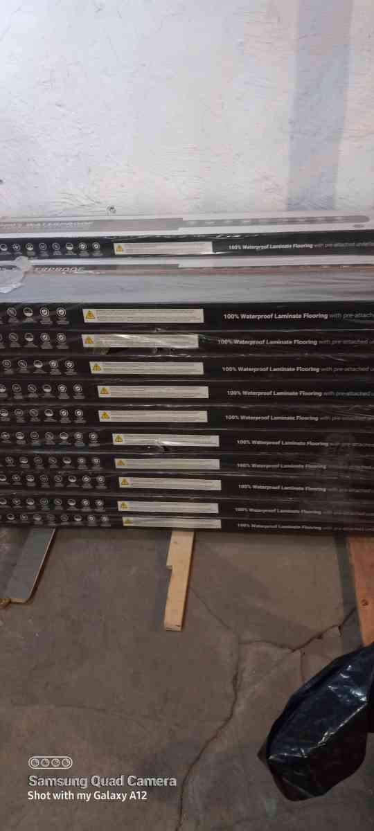 waterproof  laminate  flooring