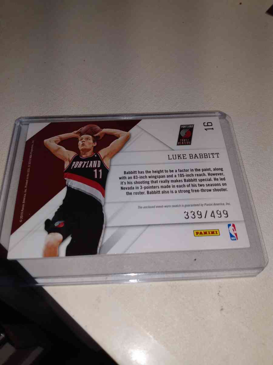 play 2010 Luke Babbitt relic card