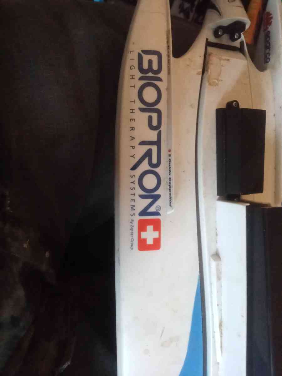 this is an old radio controlled speed boat with the battery