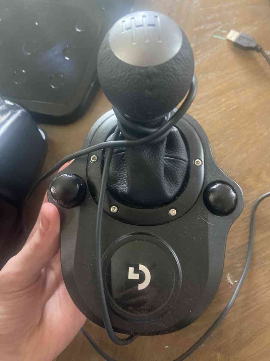 Logitech steering wheel whith shifter
