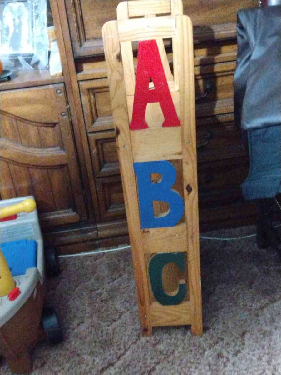 WOODEN KIDS ABC BOOKSHELF